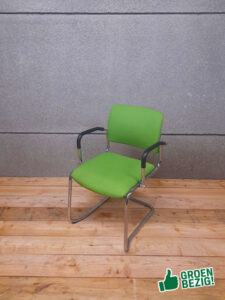 Sledestoel Komo met armleggers, €69,-